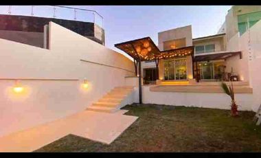 ¡¡TEQUESQUITENGO MORELOS, EN VENTA CASA MINIMALISTA CON VISTA AL LAGO!!