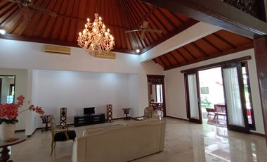 Villa Konsep Classic Area Gianyar