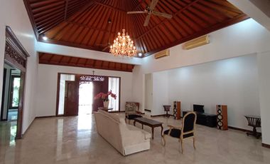 Villa Konsep Classic Area Gianyar