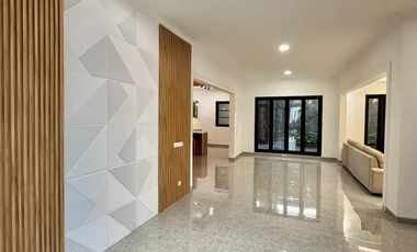Rumah Mewah Design Modern Di Lokasi Strategis Puspita Loka BSD