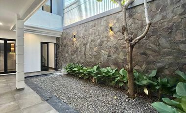 Rumah Mewah Design Modern Di Lokasi Strategis Puspita Loka BSD