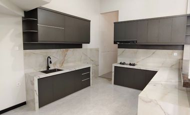 Dijual Rumah Gress Mewah di Kawasan Elite Araya Malang