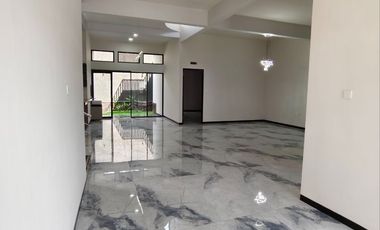 Dijual Rumah Gress Mewah di Kawasan Elite Araya Malang