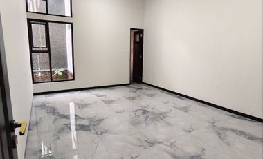 Dijual Rumah Gress Mewah di Kawasan Elite Araya Malang