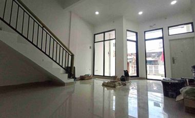 Ruko mewah 3 lantai  rawasari selatan jakpus