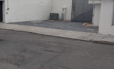 Oficinas en esquina 250 m² con estacionamiento | 5 B Sur, Villa Encantada