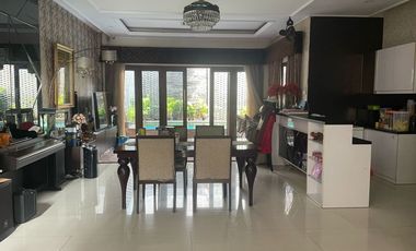 Rumah Mewah 3 Lantai dengan Kolam Renang di Meruya Jakarta Barat (029)