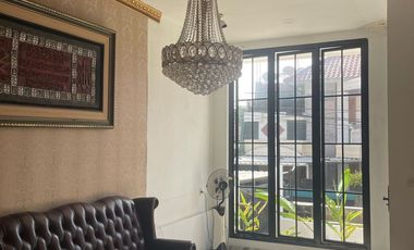 Rumah Mewah 3 Lantai dengan Kolam Renang di Meruya Jakarta Barat (029)