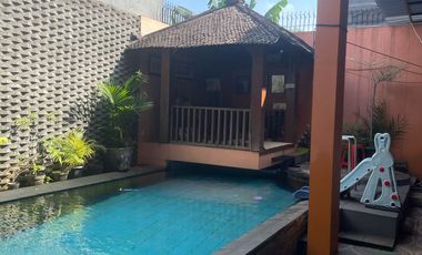 Rumah Mewah 3 Lantai dengan Kolam Renang di Meruya Jakarta Barat (029)