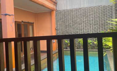 Rumah Mewah 3 Lantai dengan Kolam Renang di Meruya Jakarta Barat (029)