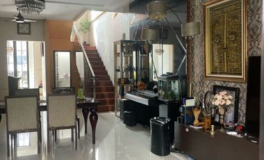 Rumah Mewah 3 Lantai dengan Kolam Renang di Meruya Jakarta Barat (029)