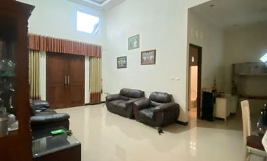 Dijual rumah hunian plus rumah joglo Kusen Jendela Kayu Jati lokasi Kaliwanglu kulon Harjobinangun Pakem, barat kampus UII