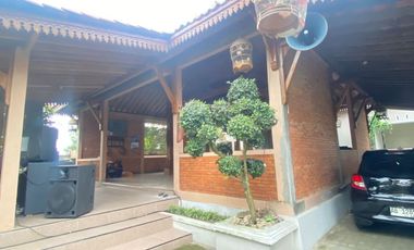Dijual rumah hunian plus rumah joglo Kusen Jendela Kayu Jati lokasi Kaliwanglu kulon Harjobinangun Pakem, barat kampus UII