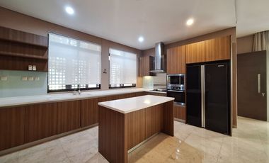 Lebak bulus serenia hills rumah private swimpool cantik siap huni