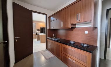 Lebak bulus serenia hills rumah private swimpool cantik siap huni