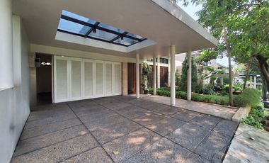 Lebak bulus serenia hills rumah private swimpool cantik siap huni