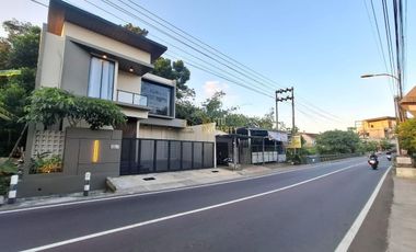 DIJUAL RUMAH 2 LANTAI SHM FULL FURNISHED DEKAT AL AZHAR CAIRO DI SINDUHARJO NGAGLIK SLEMAN