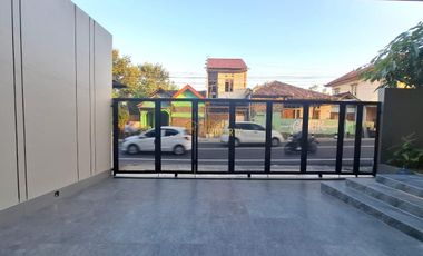 DIJUAL RUMAH 2 LANTAI SHM FULL FURNISHED DEKAT AL AZHAR CAIRO DI SINDUHARJO NGAGLIK SLEMAN