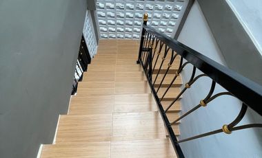 Dijual rumah induk dan kos2an bangunan baru sudah terisi kos putra full furnished 3 lantai dipalagan dekat kampus UGM, RS Sarjito