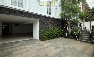 Brand New Luxury Modern Classic Home in Kemang Dalam Fully Furnished with Private Lift