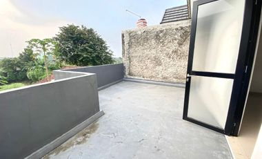 Dijual Cepat Rumah 2 Lantai Murah dekat Hotel di Bogor Selatan