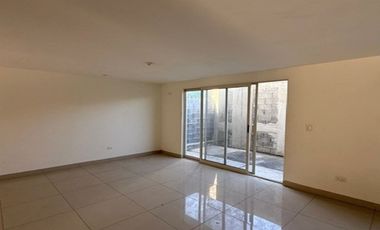 Amplia casa con diseño moderno en Siete Colinas