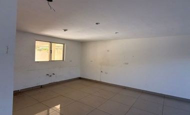 Amplia casa con diseño moderno en Siete Colinas