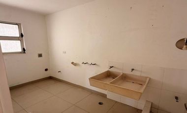 Amplia casa con diseño moderno en Siete Colinas