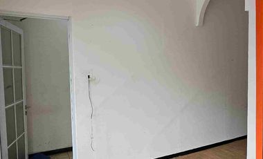 Disewakan ruko hadap hypermart deket exit toll di lippo karawaci