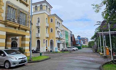 Disewakan ruko hadap hypermart deket exit toll di lippo karawaci