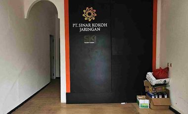 Disewakan ruko hadap hypermart deket exit toll di lippo karawaci