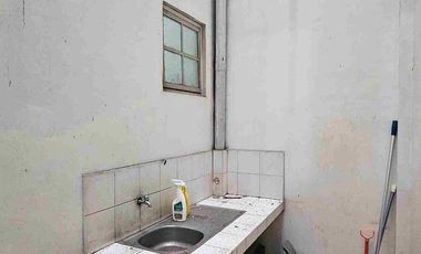 Disewakan ruko hadap hypermart deket exit toll di lippo karawaci