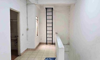 Disewakan ruko hadap hypermart deket exit toll di lippo karawaci