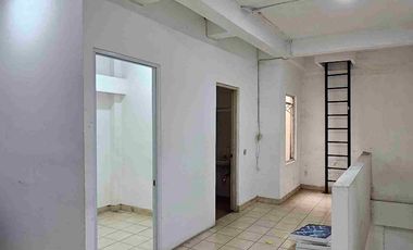 Disewakan ruko hadap hypermart deket exit toll di lippo karawaci