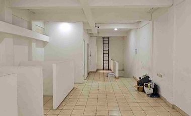 Disewakan ruko hadap hypermart deket exit toll di lippo karawaci