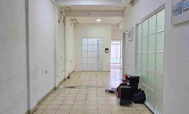 Disewakan ruko hadap hypermart deket exit toll di lippo karawaci