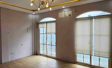 Disewakan ruko hadap hypermart deket exit toll di lippo karawaci