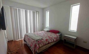 ALQUILER DEPARTAMENTO SEMIAMOBLADO – EL GOLF TRUJILLO