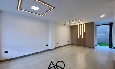 Casa de Lujo en venta en Loja sector Amable Maria