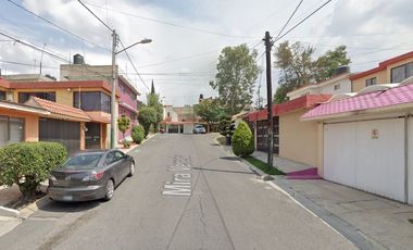 Inversión Segura y Rentable en Bienes Raíces, Casa en Col. Cumbria, Cuautitlán Izcalli, EDOMEX.