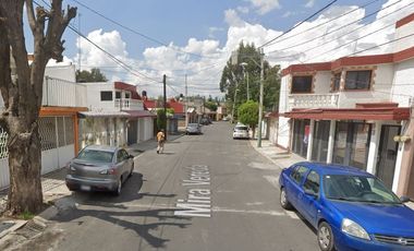 Inversión Segura y Rentable en Bienes Raíces, Casa en Col. Cumbria, Cuautitlán Izcalli, EDOMEX.