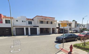 Inversión Segura y Rentable en Bienes Raíces, Casa en Col. Valle Real, Nuevo Laredo, TAMPS.