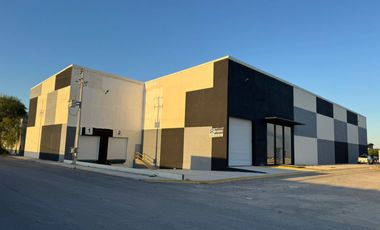 BODEGA NUEVA EN RENTA UBICACIÓN ESTRATÉGICA NORTE DE MONTERREY 2250 m²