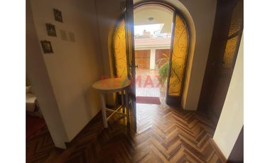 ¡Se Alquila Casa Para Uso Comercial En La Merced!, Primer Piso, Amplio Espacio. Renta: 5,900 Soles