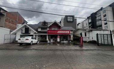casas y edificios en venta en zonas comerciales sectores estadio centro histórico batán san Sebastián con locales oficinas y departamentos