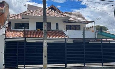 casas y edificios en venta en zonas comerciales sectores estadio centro histórico batán san Sebastián con locales oficinas y departamentos