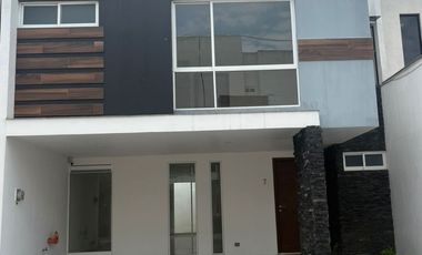 CASA EN RENTA, EN FRACC. BOSQUE SAN DIEGO, SAN PEDRO CHOLULA, PUEBLA.