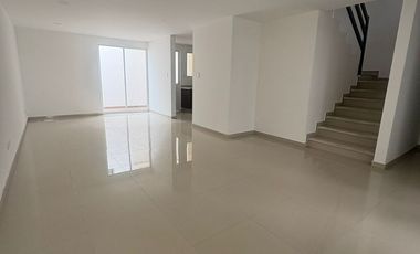 CASA EN RENTA, EN FRACC. BOSQUE SAN DIEGO, SAN PEDRO CHOLULA, PUEBLA.