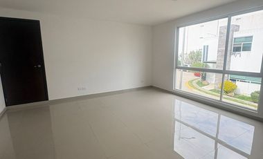 CASA EN RENTA, EN FRACC. BOSQUE SAN DIEGO, SAN PEDRO CHOLULA, PUEBLA.