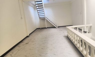 SEWA ATAU JUAL RUKO STRATEGIS BABATAN PANTAI  NOL JALAN RAYA KENJERAN DEKAT BANK BCA